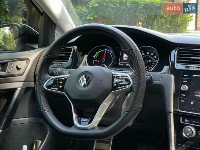 Білий Фольксваген e-Golf, об'ємом двигуна 0 л та пробігом 110 тис. км за 13530 $, фото 19 на Automoto.ua