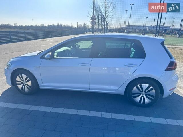 Белый Фольксваген e-Golf, объемом двигателя 0 л и пробегом 137 тыс. км за 13300 $, фото 6 на Automoto.ua