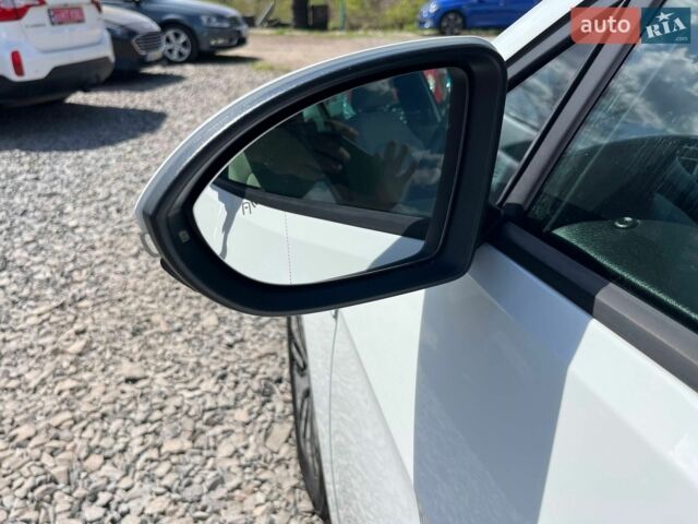 Білий Фольксваген e-Golf, об'ємом двигуна 0 л та пробігом 135 тис. км за 14690 $, фото 29 на Automoto.ua