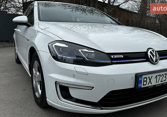 Белый Фольксваген e-Golf, объемом двигателя 0 л и пробегом 126 тыс. км за 12800 $, фото 10 на Automoto.ua