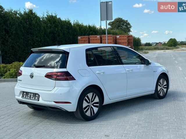 Белый Фольксваген e-Golf, объемом двигателя 0 л и пробегом 99 тыс. км за 11999 $, фото 4 на Automoto.ua