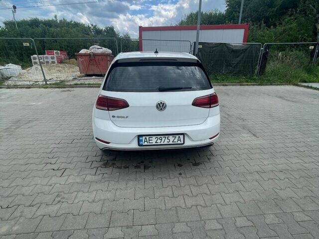 Белый Фольксваген e-Golf, объемом двигателя 0 л и пробегом 116 тыс. км за 11400 $, фото 6 на Automoto.ua