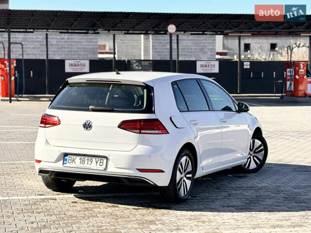 Белый Фольксваген e-Golf, объемом двигателя 0 л и пробегом 65 тыс. км за 11900 $, фото 6 на Automoto.ua