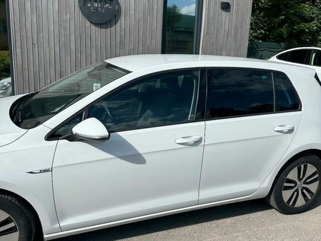 Белый Фольксваген e-Golf, объемом двигателя 0 л и пробегом 165 тыс. км за 12000 $, фото 5 на Automoto.ua