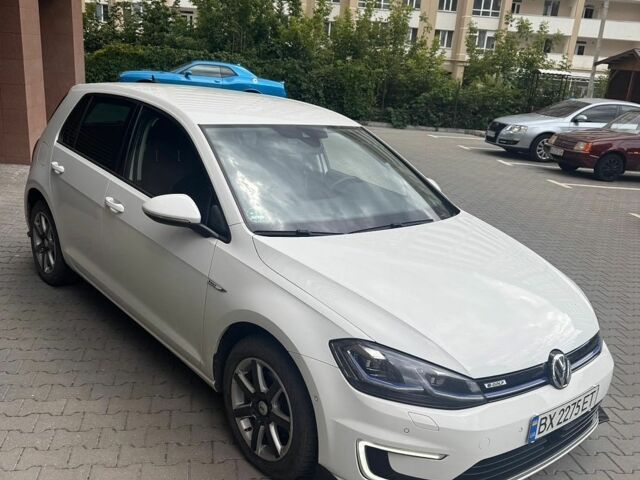 Белый Фольксваген e-Golf, объемом двигателя 0 л и пробегом 139 тыс. км за 12450 $, фото 16 на Automoto.ua