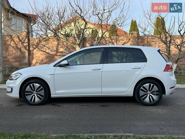 Белый Фольксваген e-Golf, объемом двигателя 0 л и пробегом 129 тыс. км за 11950 $, фото 16 на Automoto.ua