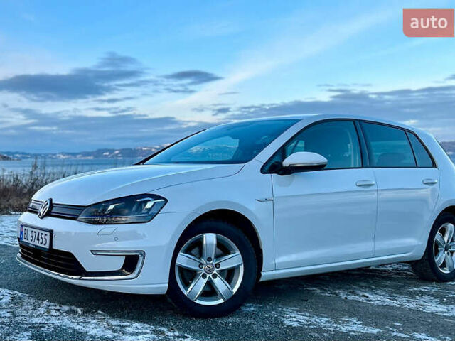 Белый Фольксваген e-Golf, объемом двигателя 0 л и пробегом 70 тыс. км за 5600 $, фото 3 на Automoto.ua