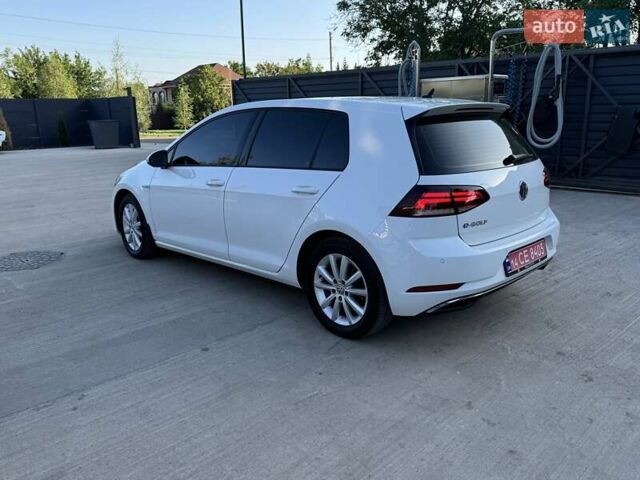 Белый Фольксваген e-Golf, объемом двигателя 0 л и пробегом 120 тыс. км за 13593 $, фото 5 на Automoto.ua