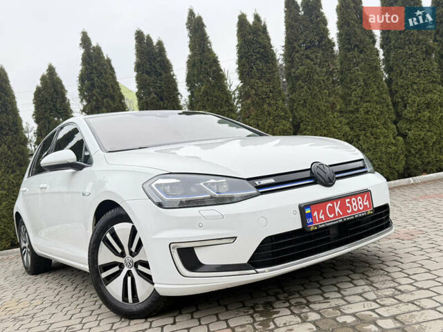 Белый Фольксваген e-Golf, объемом двигателя 0 л и пробегом 97 тыс. км за 11555 $, фото 11 на Automoto.ua