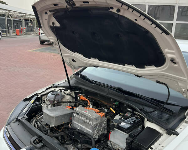 Білий Фольксваген e-Golf, об'ємом двигуна 0 л та пробігом 140 тис. км за 12500 $, фото 41 на Automoto.ua