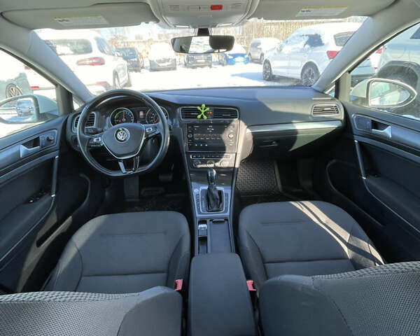 Белый Фольксваген e-Golf, объемом двигателя 0 л и пробегом 56 тыс. км за 11600 $, фото 26 на Automoto.ua