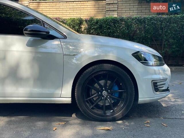 Білий Фольксваген e-Golf, об'ємом двигуна 0 л та пробігом 110 тис. км за 13530 $, фото 10 на Automoto.ua