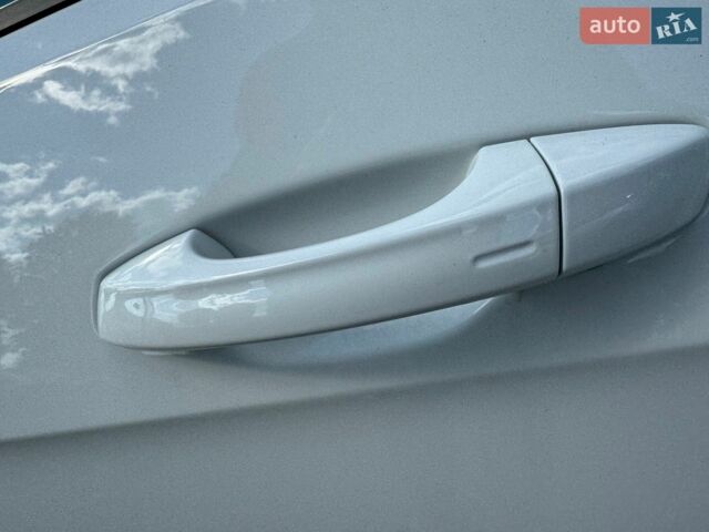 Белый Фольксваген e-Golf, объемом двигателя 0 л и пробегом 165 тыс. км за 12000 $, фото 26 на Automoto.ua