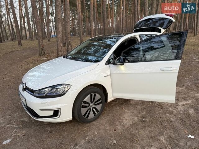 Білий Фольксваген e-Golf, об'ємом двигуна 0 л та пробігом 129 тис. км за 14500 $, фото 4 на Automoto.ua