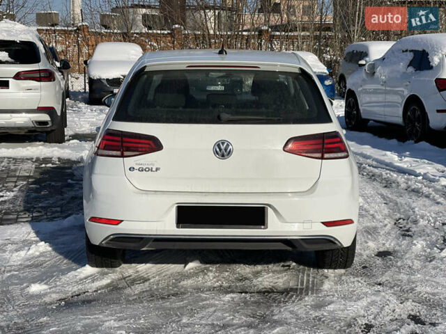 Белый Фольксваген e-Golf, объемом двигателя 0 л и пробегом 56 тыс. км за 11600 $, фото 4 на Automoto.ua