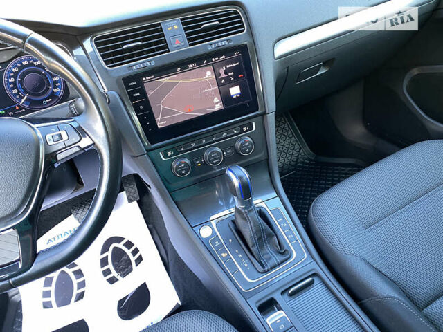 Білий Фольксваген e-Golf, об'ємом двигуна 0 л та пробігом 111 тис. км за 13500 $, фото 14 на Automoto.ua