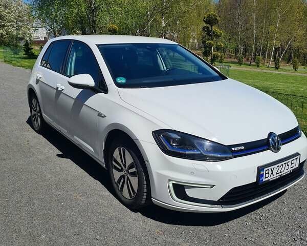 Белый Фольксваген e-Golf, объемом двигателя 0 л и пробегом 136 тыс. км за 19500 $, фото 3 на Automoto.ua