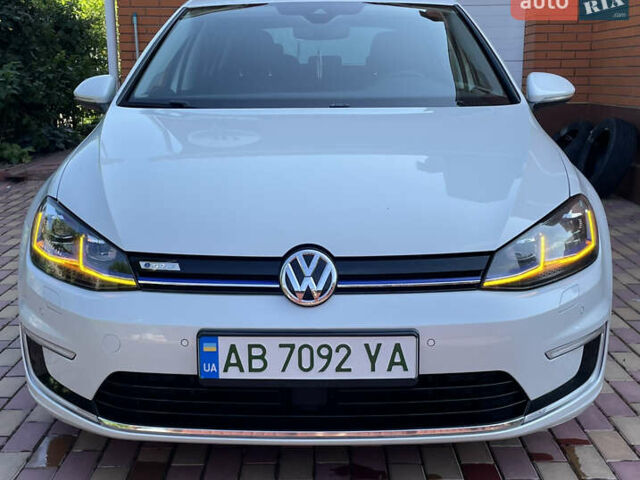 Белый Фольксваген e-Golf, объемом двигателя 0 л и пробегом 90 тыс. км за 14699 $, фото 1 на Automoto.ua