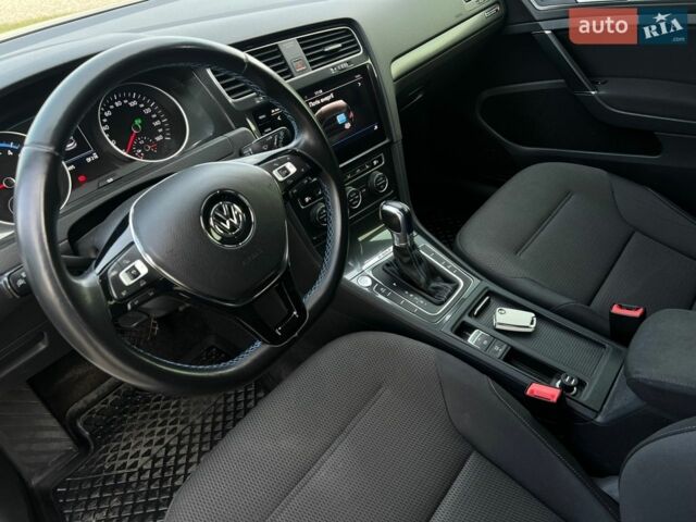 Білий Фольксваген e-Golf, об'ємом двигуна 0 л та пробігом 79 тис. км за 15200 $, фото 24 на Automoto.ua
