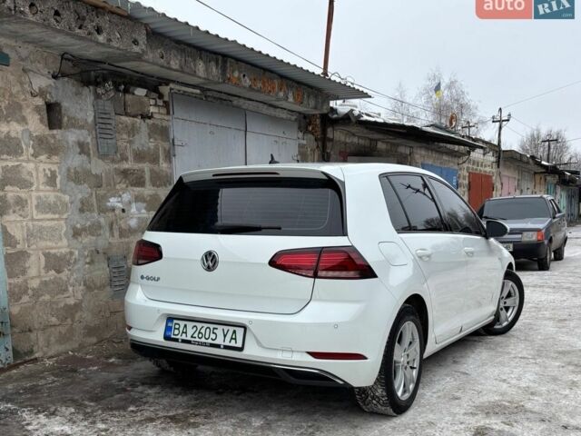 Белый Фольксваген e-Golf, объемом двигателя 0 л и пробегом 120 тыс. км за 13593 $, фото 13 на Automoto.ua