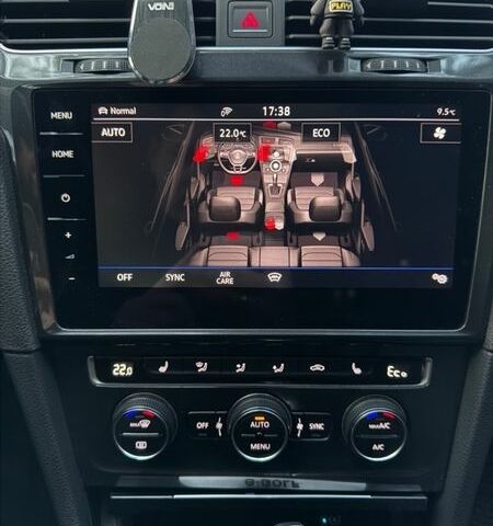 Білий Фольксваген e-Golf, об'ємом двигуна 0 л та пробігом 129 тис. км за 14500 $, фото 10 на Automoto.ua