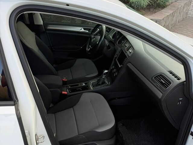 Білий Фольксваген e-Golf, об'ємом двигуна 0 л та пробігом 109 тис. км за 11000 $, фото 10 на Automoto.ua