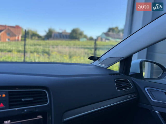 Білий Фольксваген e-Golf, об'ємом двигуна 0 л та пробігом 197 тис. км за 11999 $, фото 16 на Automoto.ua