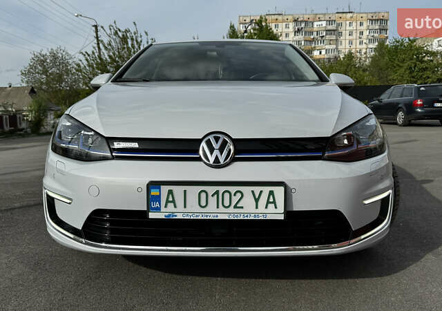 Белый Фольксваген e-Golf, объемом двигателя 0 л и пробегом 78 тыс. км за 14000 $, фото 32 на Automoto.ua