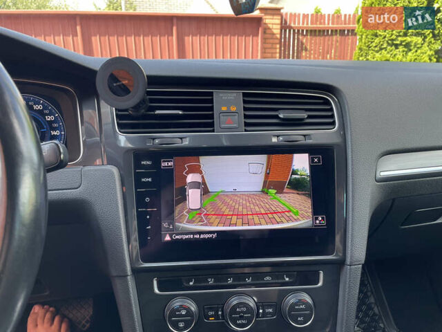 Белый Фольксваген e-Golf, объемом двигателя 0 л и пробегом 90 тыс. км за 14699 $, фото 29 на Automoto.ua