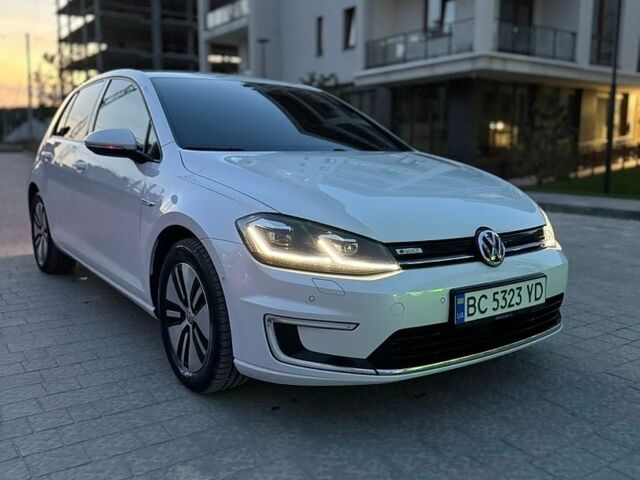 Белый Фольксваген e-Golf, объемом двигателя 0 л и пробегом 139 тыс. км за 13000 $, фото 2 на Automoto.ua