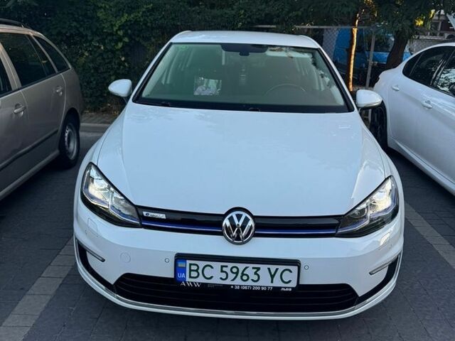 Белый Фольксваген e-Golf, объемом двигателя 0 л и пробегом 57 тыс. км за 12750 $, фото 2 на Automoto.ua