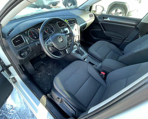 Білий Фольксваген e-Golf, об'ємом двигуна 0 л та пробігом 57 тис. км за 11500 $, фото 9 на Automoto.ua