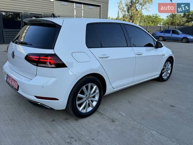Белый Фольксваген e-Golf, объемом двигателя 0 л и пробегом 120 тыс. км за 13593 $, фото 6 на Automoto.ua