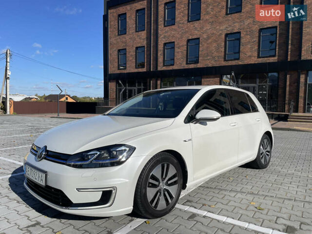Белый Фольксваген e-Golf, объемом двигателя 0 л и пробегом 89 тыс. км за 14700 $, фото 9 на Automoto.ua