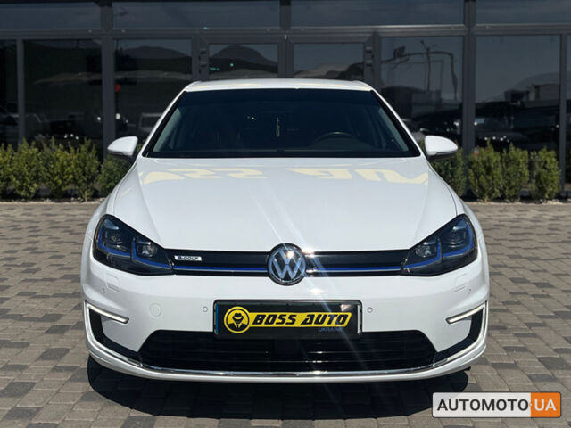 Белый Фольксваген e-Golf, объемом двигателя 36 л и пробегом 118 тыс. км за 15500 $, фото 1 на Automoto.ua