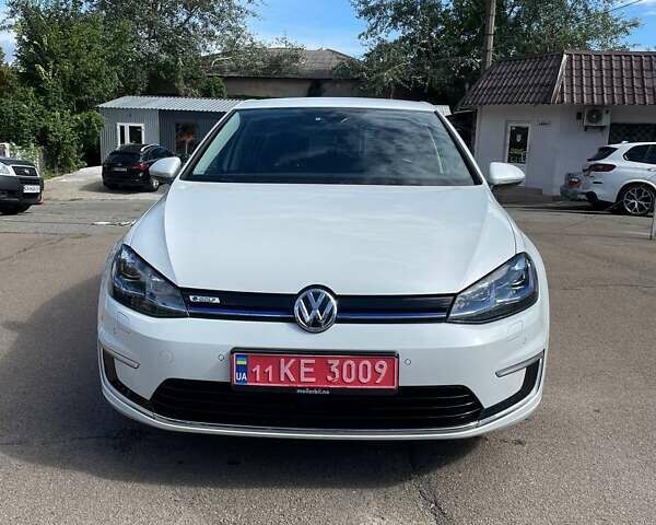 Білий Фольксваген e-Golf, об'ємом двигуна 0 л та пробігом 77 тис. км за 19500 $, фото 2 на Automoto.ua