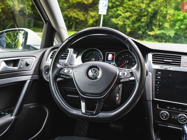 Білий Фольксваген e-Golf, об'ємом двигуна 0 л та пробігом 137 тис. км за 13500 $, фото 30 на Automoto.ua