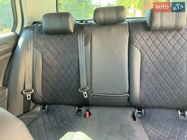 Белый Фольксваген e-Golf, объемом двигателя 0 л и пробегом 98 тыс. км за 16200 $, фото 7 на Automoto.ua