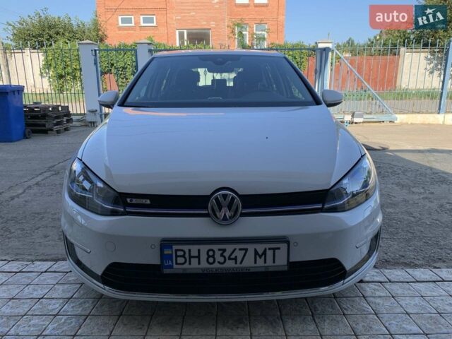 Білий Фольксваген e-Golf, об'ємом двигуна 0 л та пробігом 115 тис. км за 15900 $, фото 5 на Automoto.ua