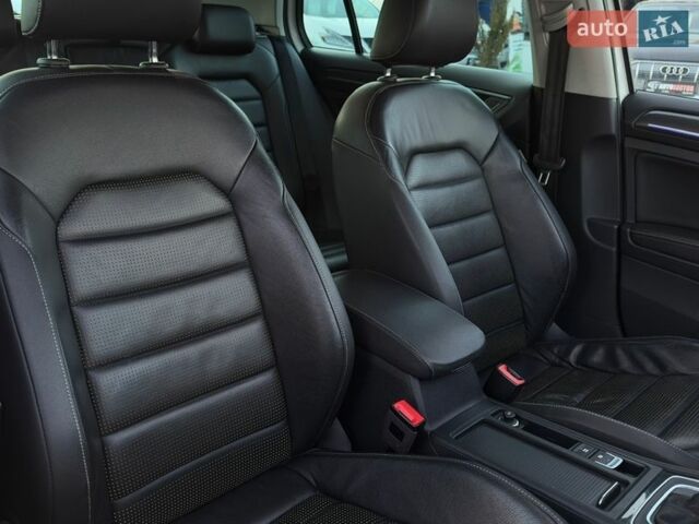 Білий Фольксваген e-Golf, об'ємом двигуна 0 л та пробігом 97 тис. км за 13800 $, фото 37 на Automoto.ua