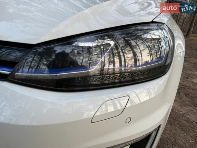 Білий Фольксваген e-Golf, об'ємом двигуна 0 л та пробігом 129 тис. км за 14500 $, фото 8 на Automoto.ua
