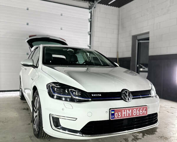 Белый Фольксваген e-Golf, объемом двигателя 0 л и пробегом 164 тыс. км за 12100 $, фото 10 на Automoto.ua