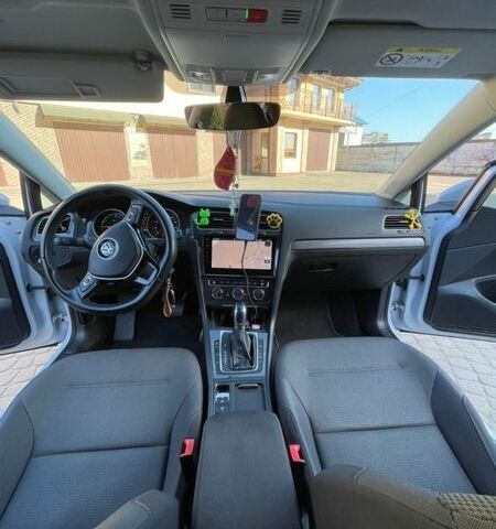 Білий Фольксваген e-Golf, об'ємом двигуна 0 л та пробігом 128 тис. км за 13200 $, фото 12 на Automoto.ua