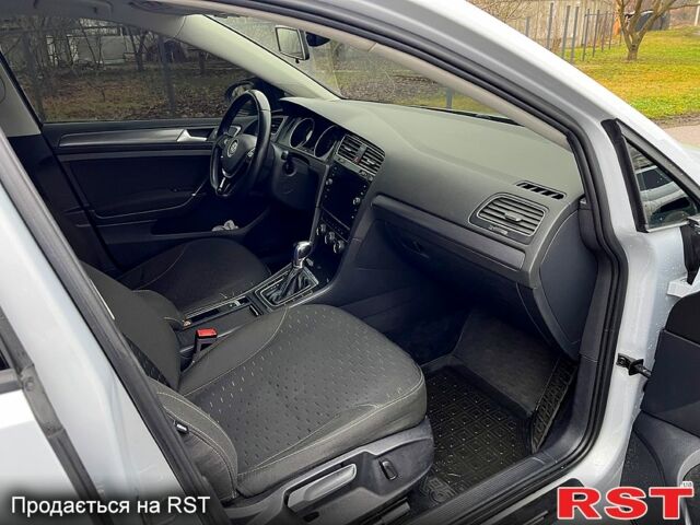 Білий Фольксваген e-Golf, об'ємом двигуна 0 л та пробігом 142 тис. км за 12800 $, фото 10 на Automoto.ua