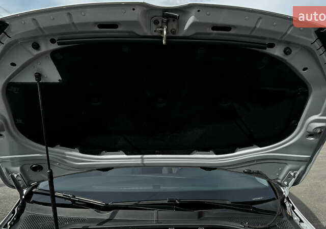 Белый Фольксваген e-Golf, объемом двигателя 0 л и пробегом 78 тыс. км за 14000 $, фото 6 на Automoto.ua