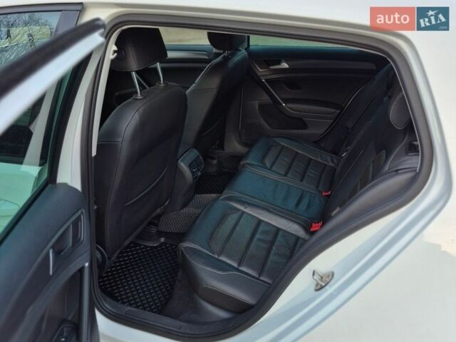 Білий Фольксваген e-Golf, об'ємом двигуна 0 л та пробігом 146 тис. км за 13500 $, фото 11 на Automoto.ua