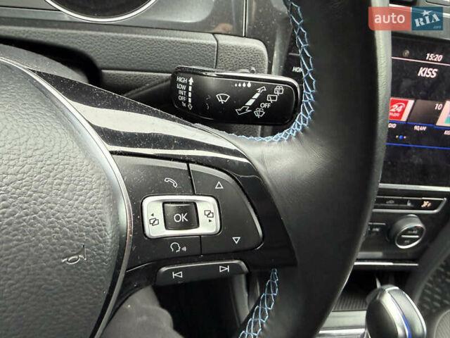 Белый Фольксваген e-Golf, объемом двигателя 0 л и пробегом 84 тыс. км за 11999 $, фото 23 на Automoto.ua