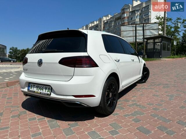 Белый Фольксваген e-Golf, объемом двигателя 0 л и пробегом 50 тыс. км за 11500 $, фото 2 на Automoto.ua