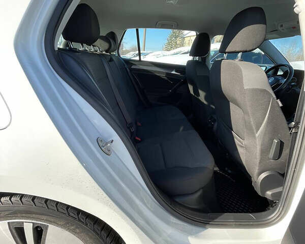 Білий Фольксваген e-Golf, об'ємом двигуна 0 л та пробігом 57 тис. км за 11500 $, фото 14 на Automoto.ua
