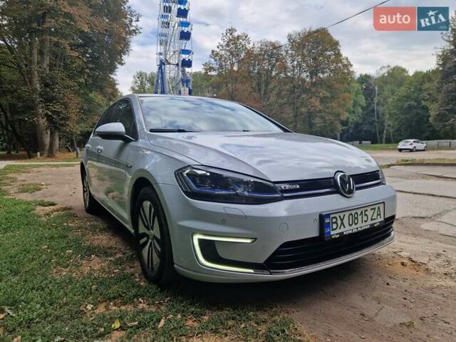 Белый Фольксваген e-Golf, объемом двигателя 0 л и пробегом 97 тыс. км за 12950 $, фото 15 на Automoto.ua